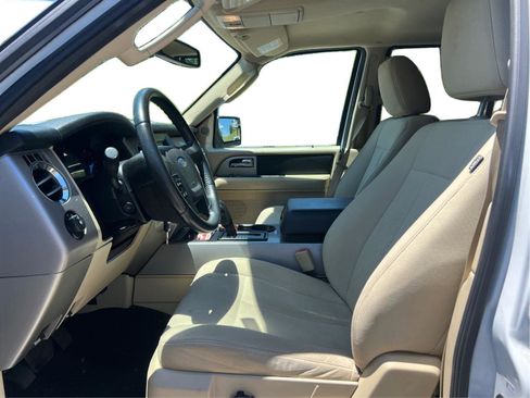 Used 2017 Ford Expedition XLT RWD image 7
