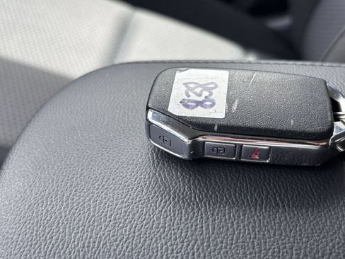Used 2025 Kia Soul LX w/ LX Technology Package FWD image 22