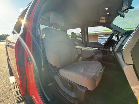 Used 2015 Ford F150 XLT image 14