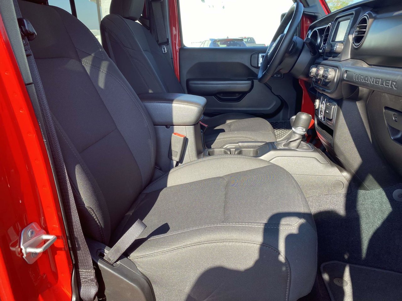 Used 2019 Jeep Wrangler Unlimited Sport S AWD/4WD image 13