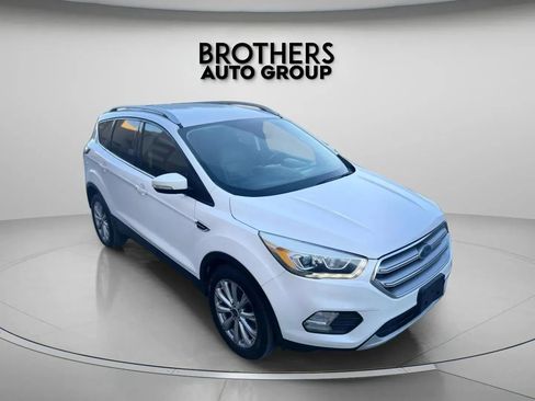 Used 2017 Ford Escape Titanium image 1