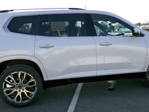 New 2026 GMC Acadia Denali Ultimate image 5