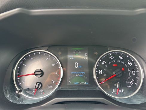 Used 2021 Toyota RAV4 LE image 3