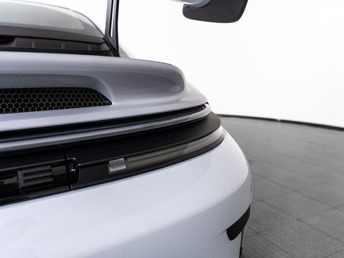 Used 2025 Porsche 911 GT3 RWD image 29