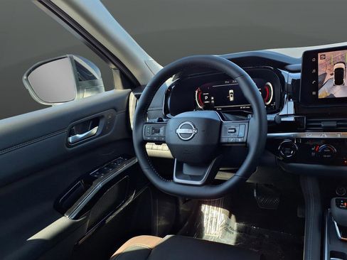 New 2026 Nissan Pathfinder Platinum AWD/4WD image 15
