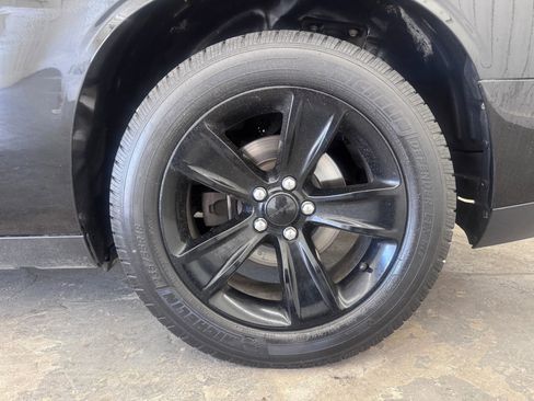 Used 2016 Dodge Challenger SXT image 13