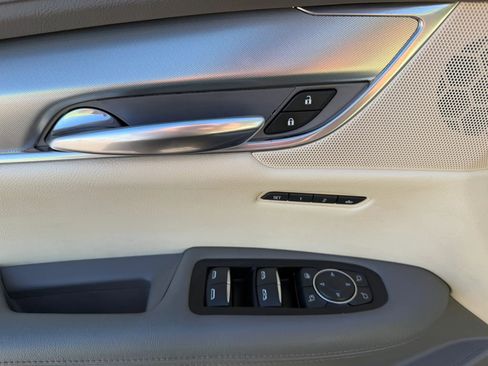 Used 2019 Cadillac XT5 Luxury image 9