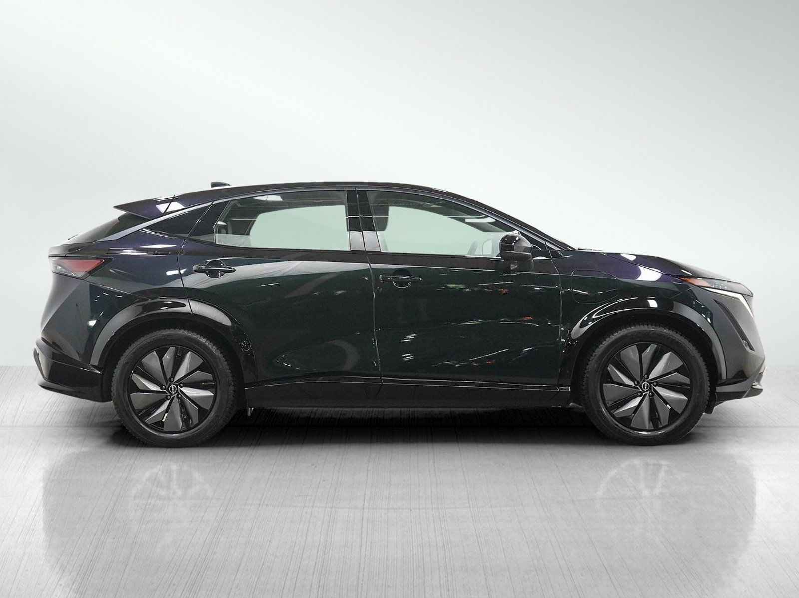 Used 2024 Nissan Ariya AWD image 7