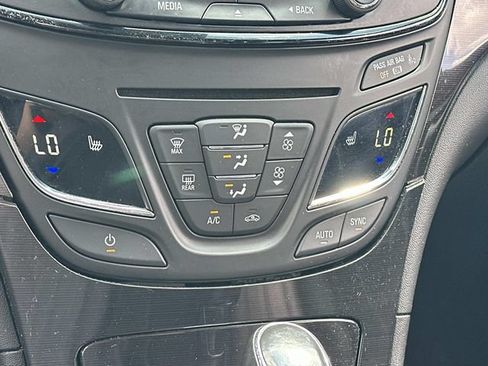 Used 2016 Buick Regal FWD image 31