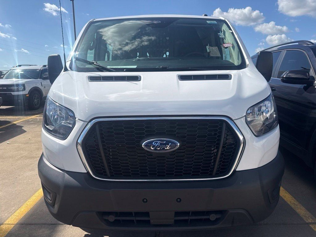 Used 2025 Ford Transit 250 Low Roof w/ Exterior Upgrade Package RWD image 2