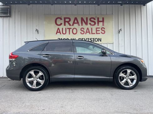 Used 2009 Toyota Venza FWD V6 4dr Crossover image 2