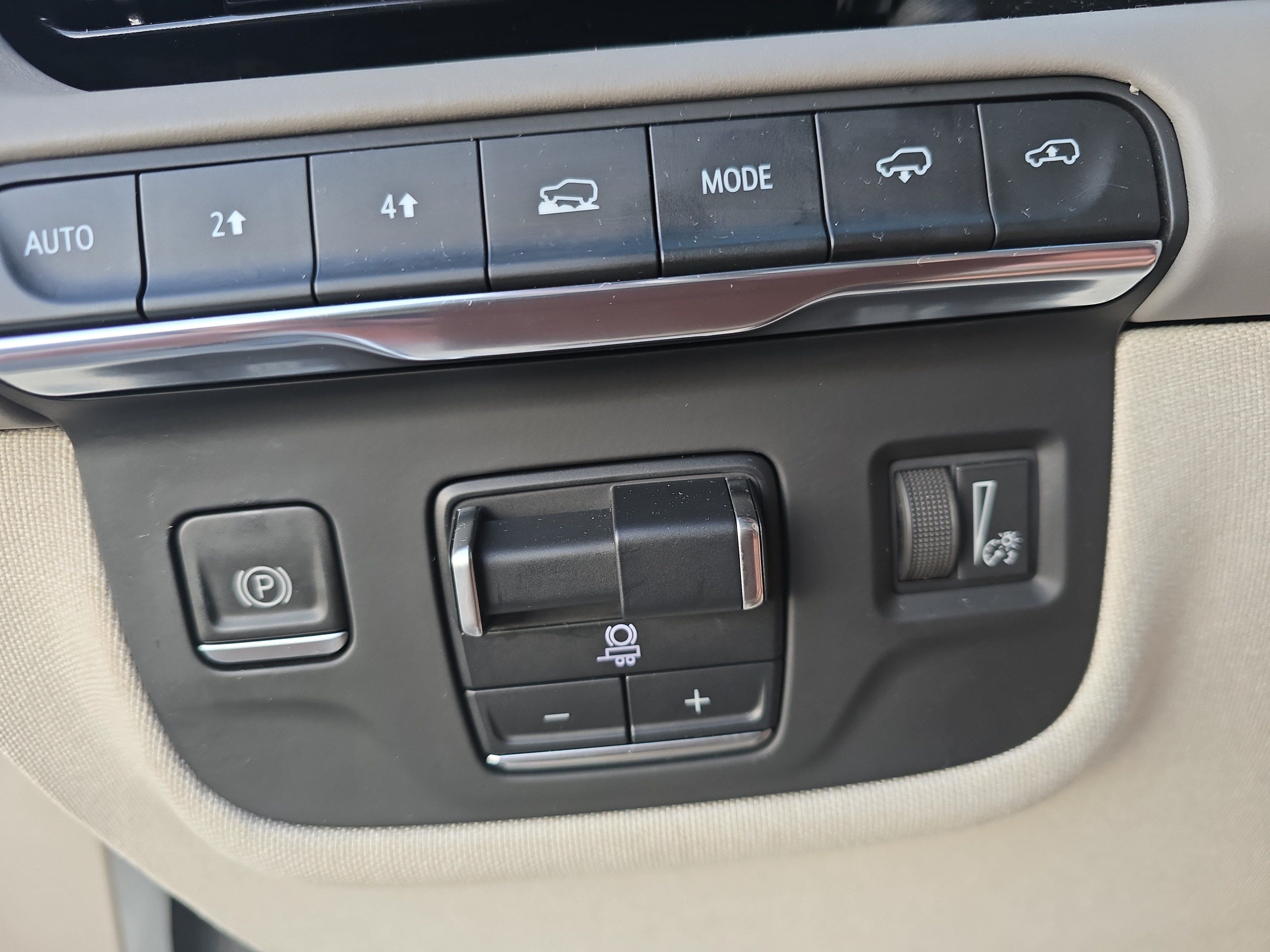 Used 2021 Cadillac Escalade ESV Premium Luxury Platinum AWD/4WD image 34