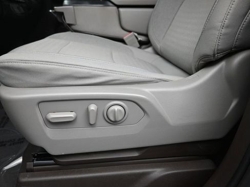 Used 2021 Chevrolet Silverado 1500 LT image 13