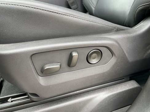 Used 2025 Chevrolet Silverado 1500 LT image 11