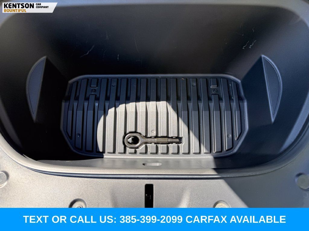 Used 2024 Tesla Model Y Performance AWD/4WD image 35