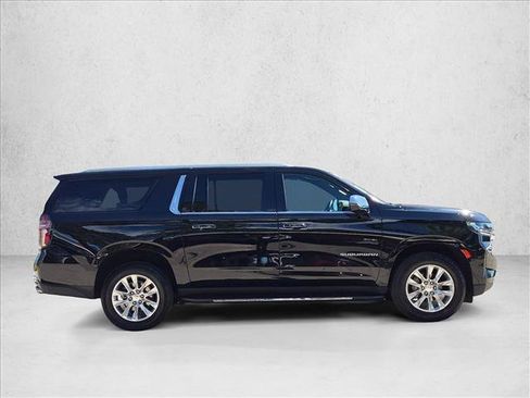 Used 2023 Chevrolet Suburban Premier AWD/4WD image 4