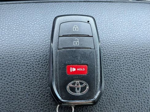 Used 2025 Toyota Tacoma SR5 image 29