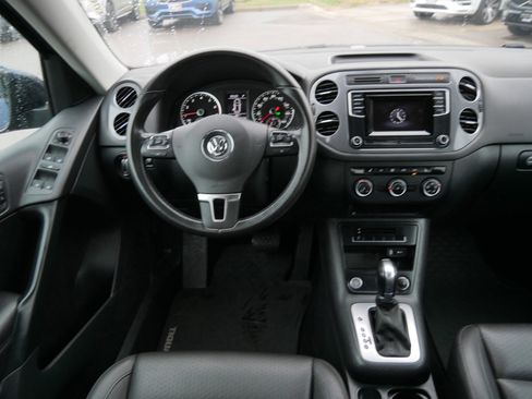 Used 2016 Volkswagen Tiguan S image 12
