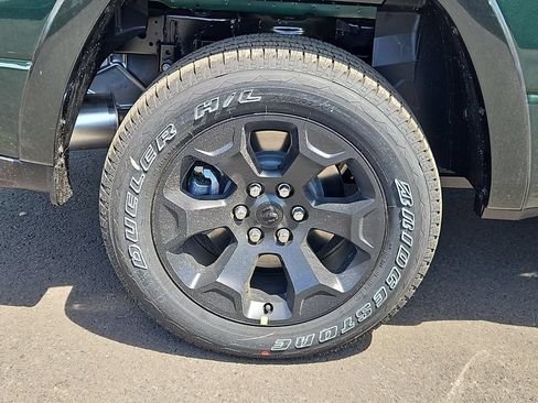 New 2026 RAM 1500 Big Horn AWD/4WD image 9
