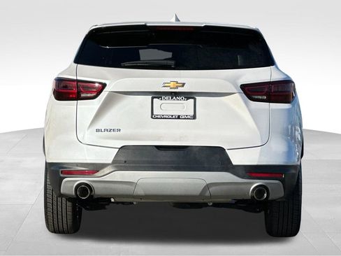 Used 2025 Chevrolet Blazer LT w/ Driver Confidence Package image 4