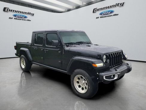 Used 2022 Jeep Gladiator Sport AWD/4WD image 3