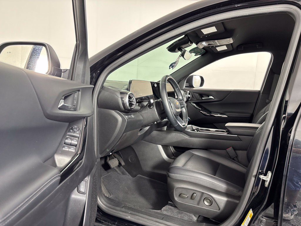 Certified 2025 Chevrolet Equinox LT w/ Convenience Package II AWD/4WD image 28