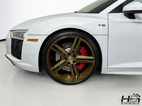 Used 2017 Audi R8 V10 image 17