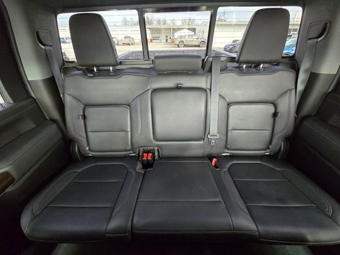 Used 2021 GMC Sierra 2500 SLT w/ SLT Premium Package image 28