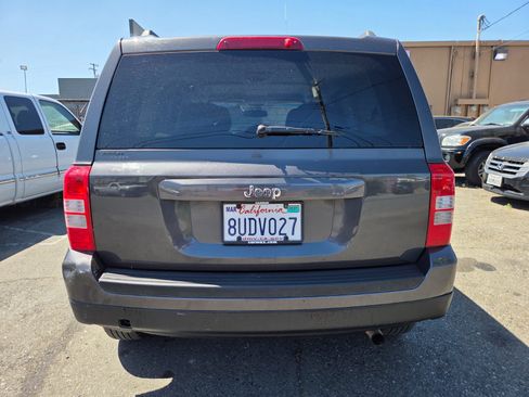 Used 2017 Jeep Patriot Sport w/ Power Value Group FWD image 3