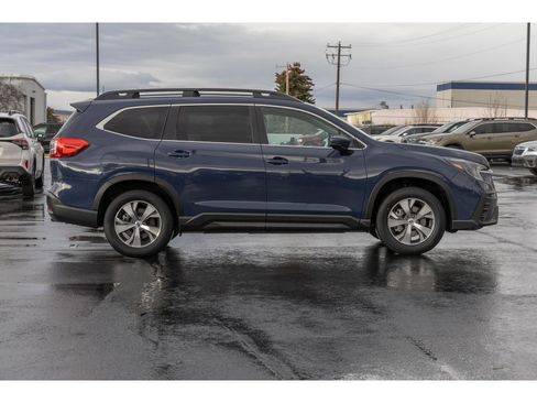 Used 2025 Subaru Ascent Premium w/ Premium Package image 2
