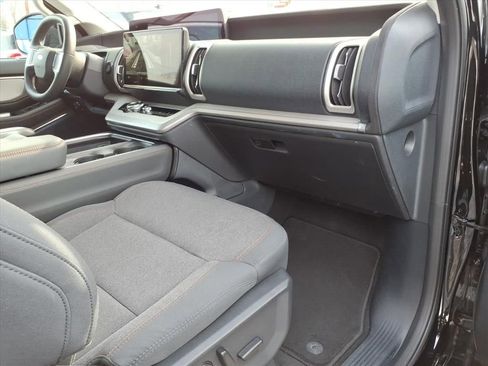 Used 2025 Ford Expedition Max Active image 9