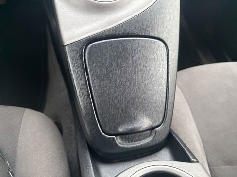 Used 2014 Toyota Prius Two image 27