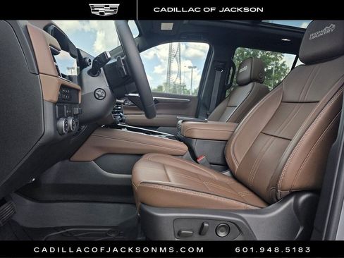 Used 2025 Chevrolet Tahoe High Country RWD image 14