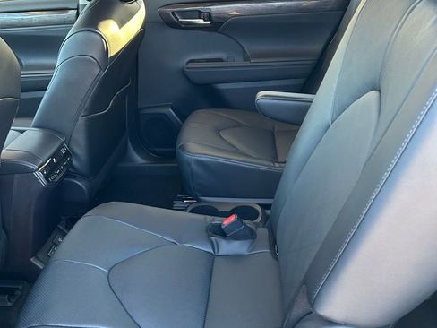 New 2026 Toyota Highlander Platinum AWD/4WD image 23