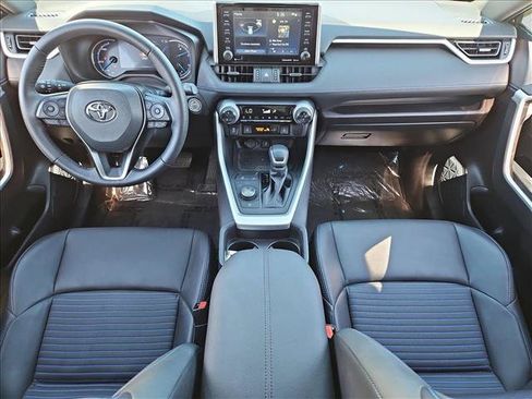 Used 2021 Toyota RAV4 XSE w/ XSE Grade Weather Package AWD/4WD image 17
