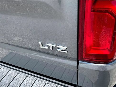 Used 2025 Chevrolet Silverado 1500 LTZ AWD/4WD image 25