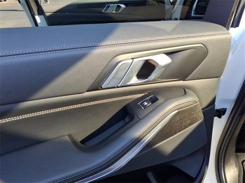 Used 2023 BMW X5 sDrive40i w/ Premium Package image 6