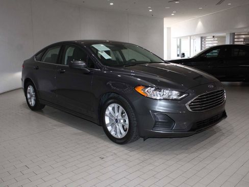 Used 2020 Ford Fusion SE image 8