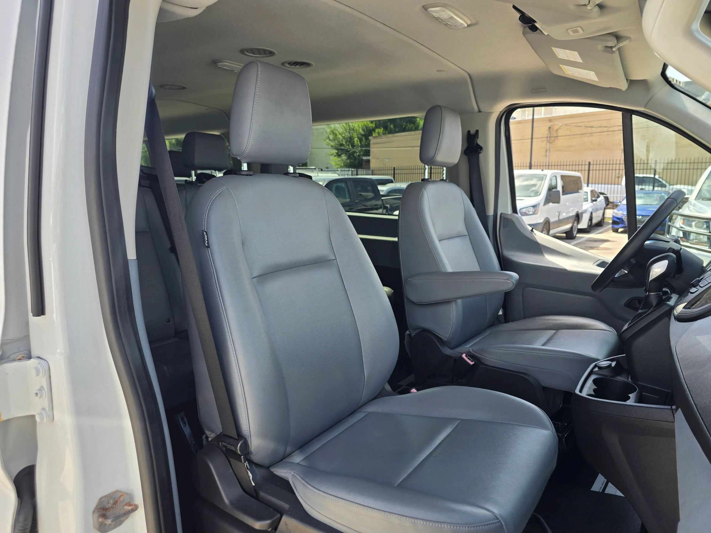 Used 2018 Ford Transit 350 XL RWD image 32