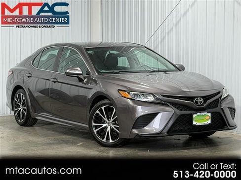 Used 2019 Toyota Camry SE w/ Carpet Mat Package FWD image 1