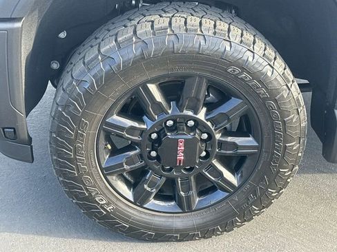 Used 2024 GMC Sierra 2500 AT4 w/ AT4 Premium Plus Package image 34