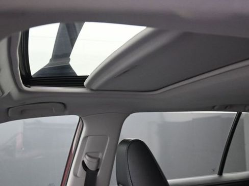 Used 2023 Toyota RAV4 Limited image 22