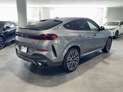 New 2026 BMW X6 xDrive40i w/ Climate Comfort Package image 7