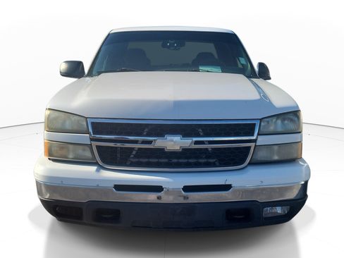 Used 2006 Chevrolet Silverado 1500 LT RWD image 2