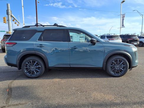 New 2026 Nissan Pathfinder SL w/ SL Premium Package image 8