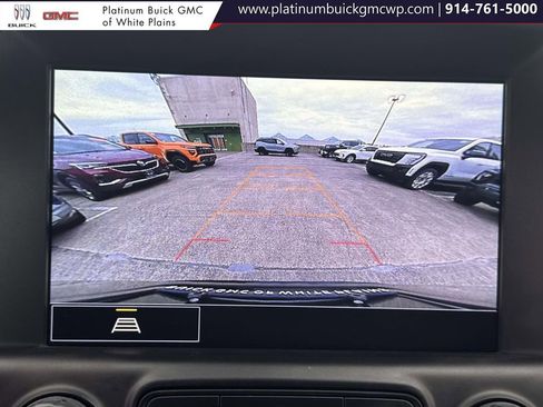 Used 2024 GMC Terrain SLT image 27