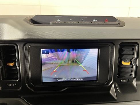 Used 2023 Ford Bronco Badlands image 26