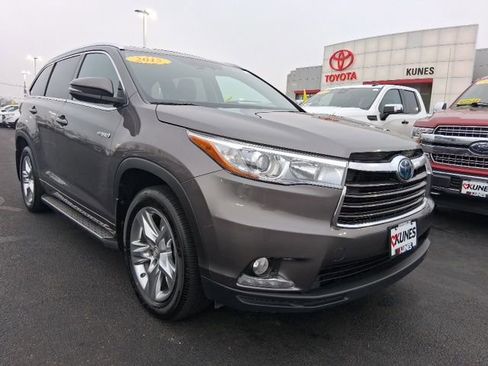 Used 2014 Toyota Highlander Limited Platinum image 2