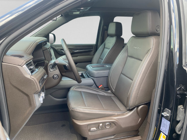 Used 2024 GMC Yukon XL Denali AWD/4WD image 16