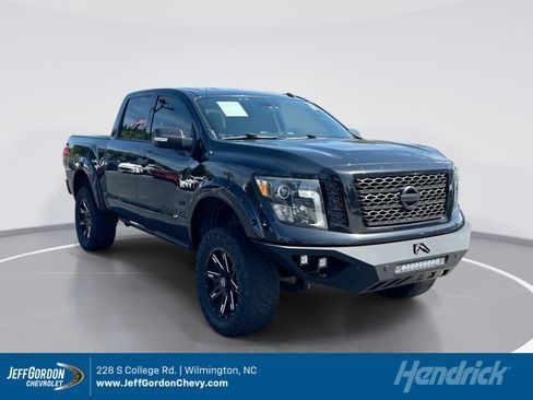 Used 2019 Nissan Titan SV w/ SV Convenience Package AWD/4WD image 1